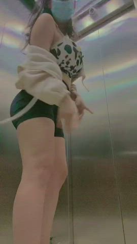 Bubble Butt Model TikTok gif