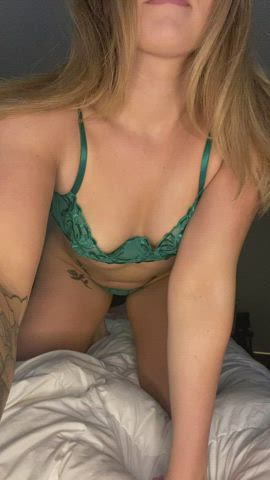 Hey guys! This is your cutie Demi❤️! I am a 19 yo babe here to entertain! ⭐B/G,