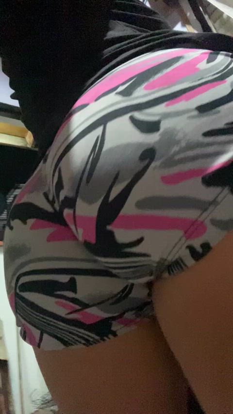 ass onlyfans yoga pants thick-booty gif