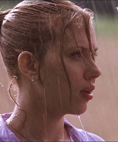 Scarlett in Match point 2005