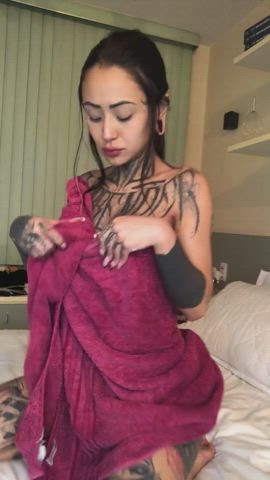 ass goth tattoo amateur-girls on-off gif