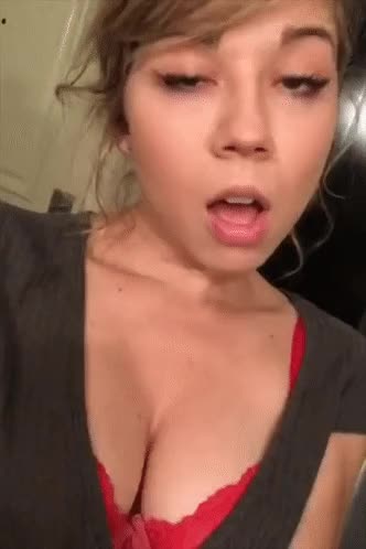 Can't believe how sexy Jennette McCurdy is