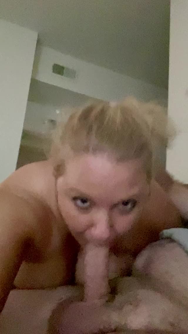 A quick face fuck and a thick load of cum ?