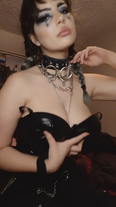 Goth thick drop for you 🥰😇