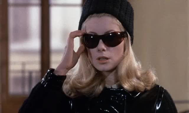 Belle-de-Jour-1967-GIF-00-38-12-sunglasses