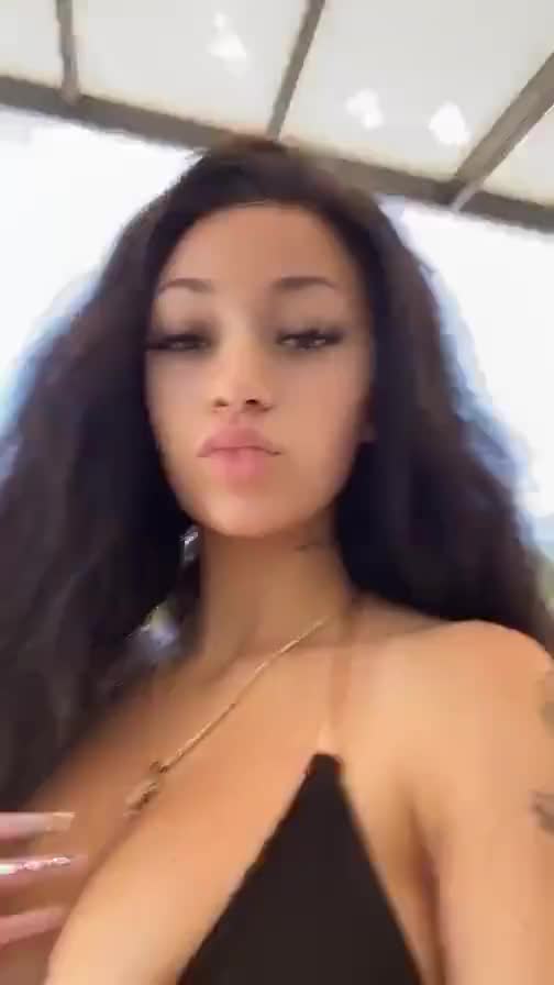 Bhad Bhabie nipple peek