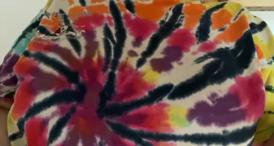 Do you like tie dye?GIF by scarlettswallowz