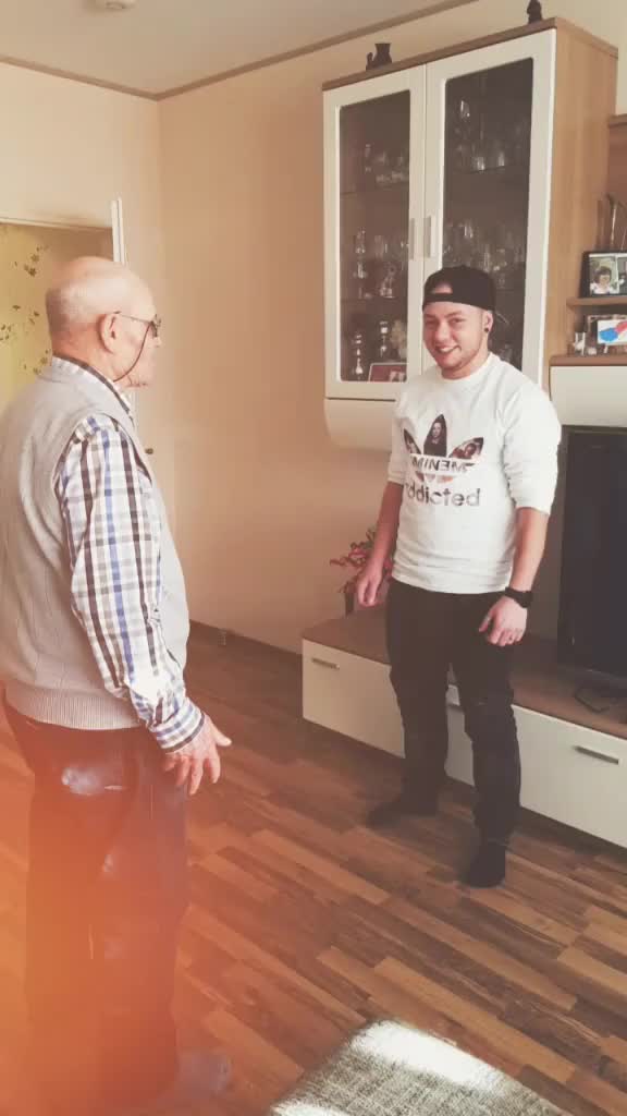 Opa und Enkel ? #hug #love #family #grandpa # #foryou #fürdich