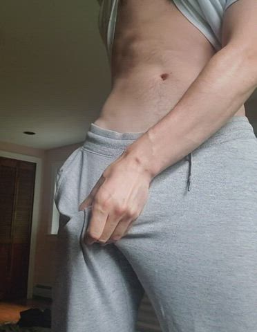 Grey sweats always show it best ;)