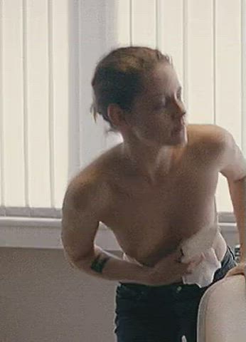 celebrity kristen stewart small tits topless gif