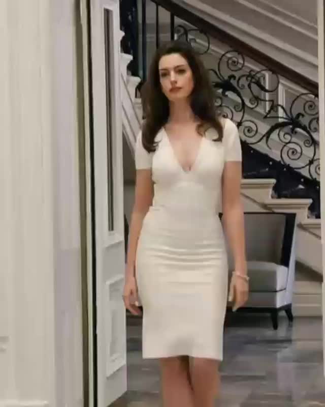 Follow @anne_hathaways ?? . . . . . . . #annehathaway ?