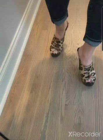 Feet Heels Legs MILF POV gif