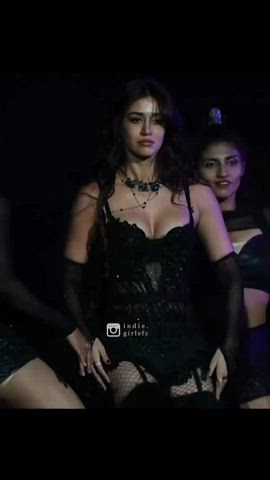 Disha Patani never fails to make me hard🥵