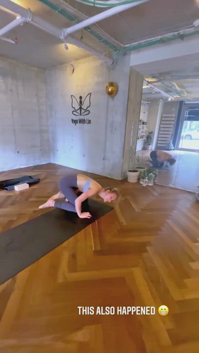Bar Refaeli Spandex Yoga gif