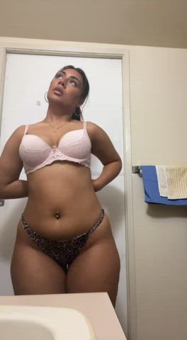 19 years old big tits boobs bouncing tits erotic onlyfans shaking teen tits gif