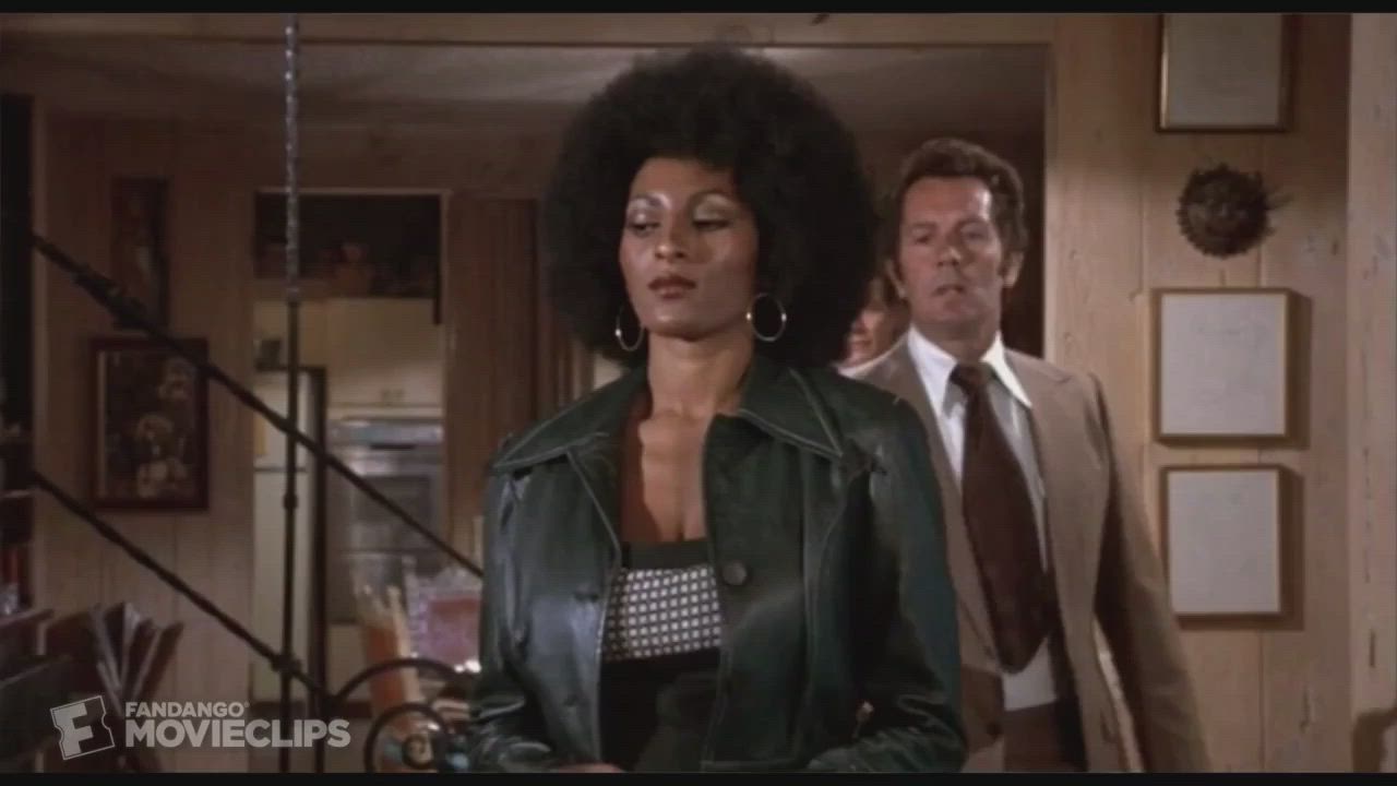 Pam Grier -- Foxy Brown (1974)