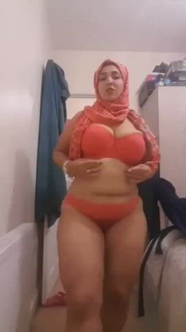 Hijab MILF Mom gif