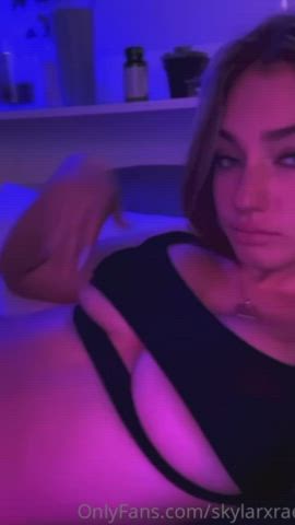 19 Years Old Babe Big Tits Boobs Huge Tits OnlyFans Teen Tits Titty Drop gif