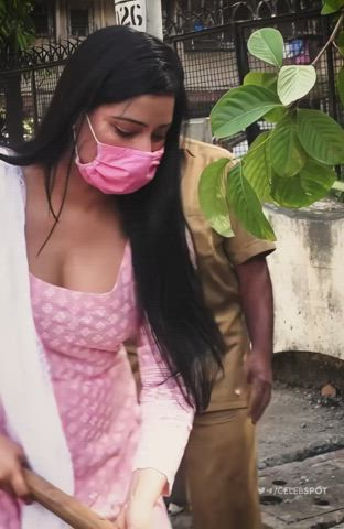 Niharica Raizada Deep Cleavage In Public 🥵🤤💦