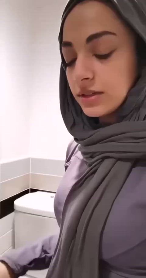 blowjob muslim toilet gif