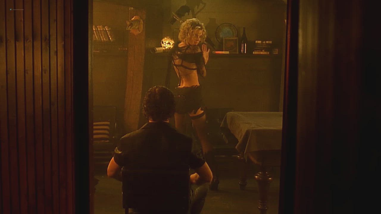 Rebecca Romijn lapdance plot in "Femme Fatale" (Happy Ending Remix)