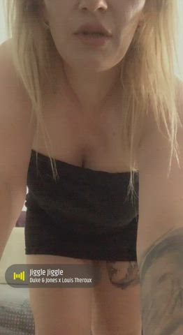 Blonde✅ Big Tits✅ Flashing✅ Lingerie✅ Curvy/BBW✅ Gamer Milf✅ Sexting✅