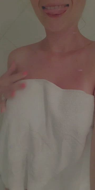 Big Tits Bouncing Tits Fake Tits gif