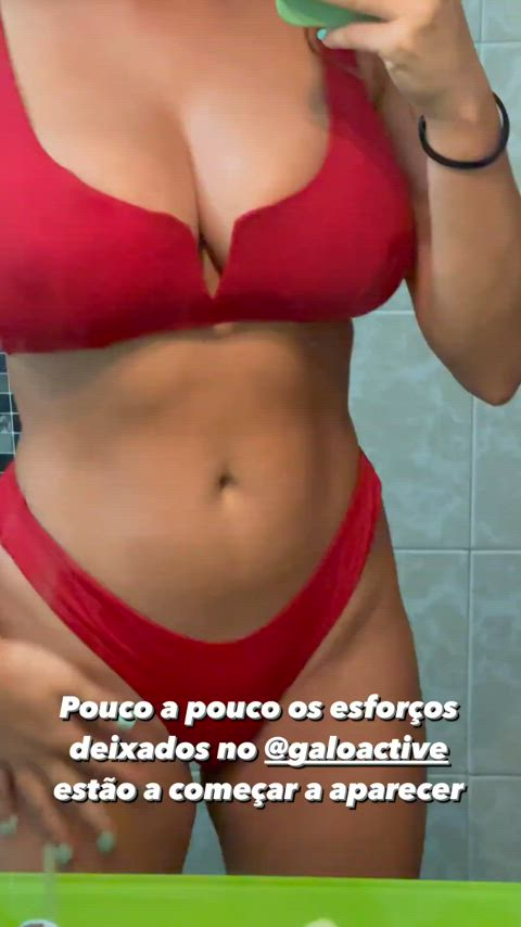 bikini mirror portuguese gif