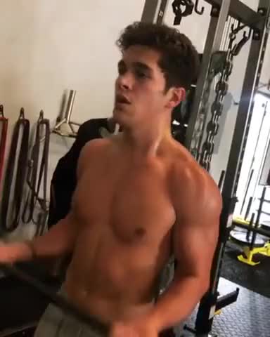 Austin Mahone shirtless and sweat / Austin Mahone malhando excitado