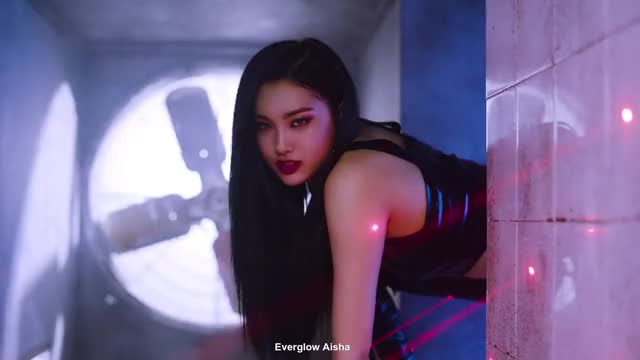 EVERGLOW (에버글로우) - Aisha Latex