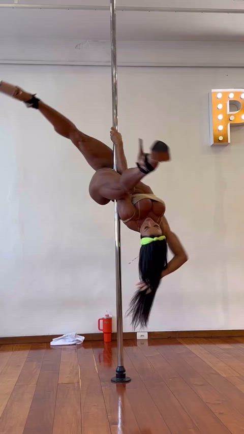 ass big ass big tits brazilian celebrity dancing muscular girl pole dance sexy gif