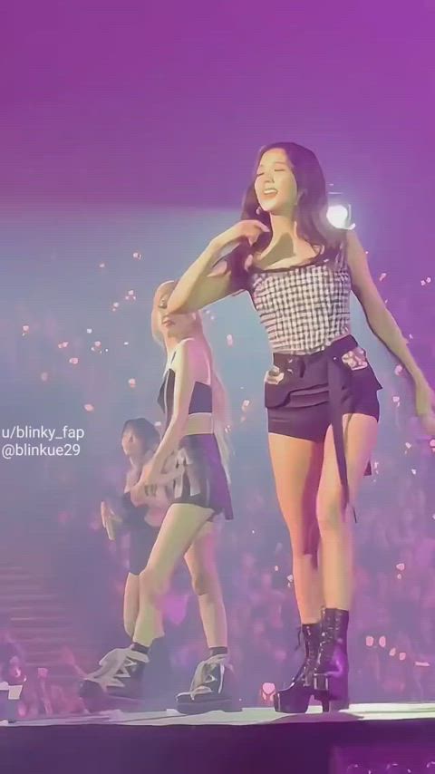 Jisoo is so incredibly sexy