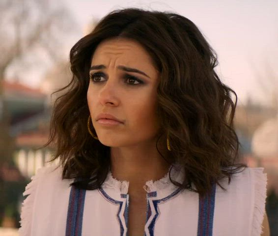 celebrity female naomi scott gif