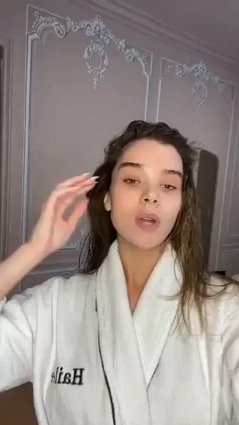 Hailee Steinfeld