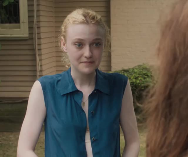 Dakota Fanning - Very Good Girlsa (2013)