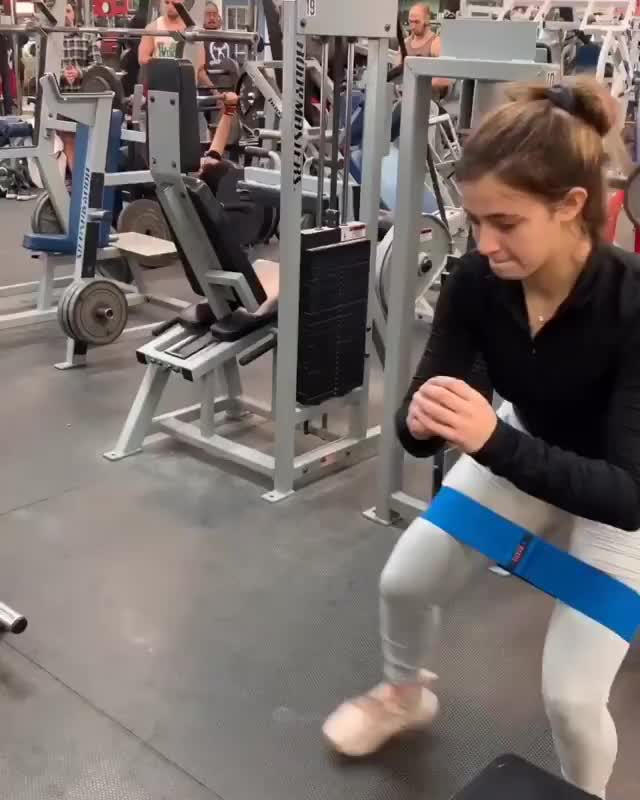 danielle cooper workout