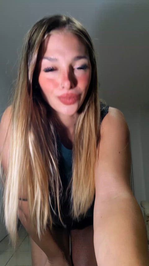 babe big ass boobs cute nsfw onlyfans sideboob tease tiktok bubble-butt thongs gif