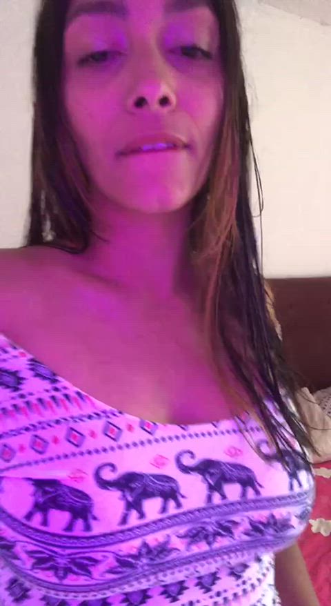 big tits brunette natural tits onlyfans tits webcam just-boobs gif