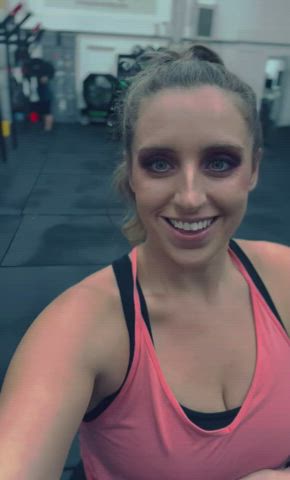 boobs flashing gym milf hold-the-moan gif