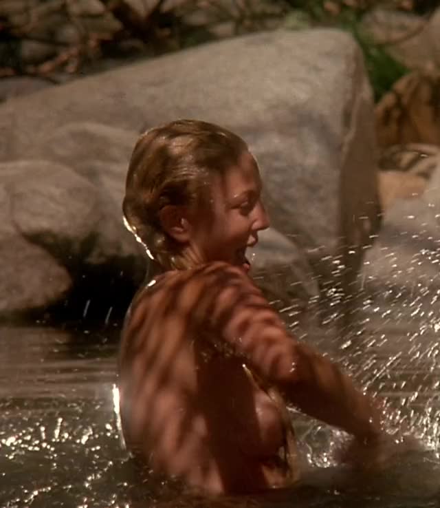 /r/celebrityplotarchive - Drew Barrymore in Bad Girls (1994) [Slow motion] [Cropped]