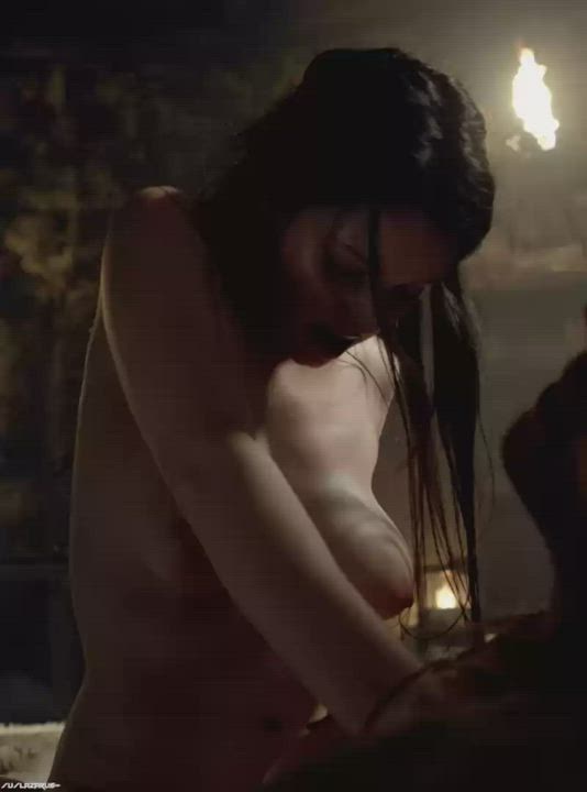 Lise Slabber's busty tits in "Black Sails" - S02E01 (2015)