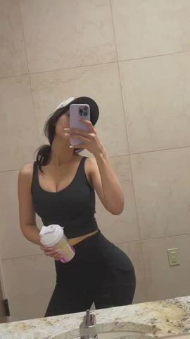 bubble butt leggings long hair gif