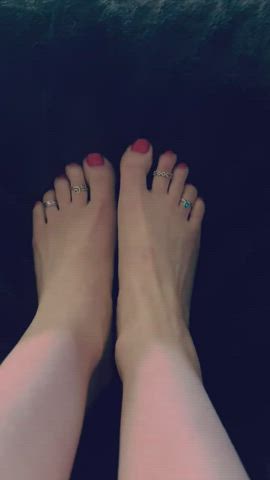 feet polish toes gif