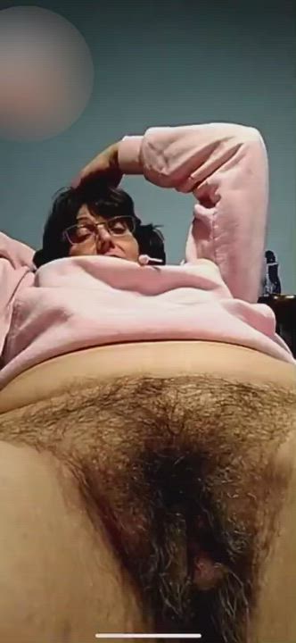 Cam Granny Hairy Pussy gif