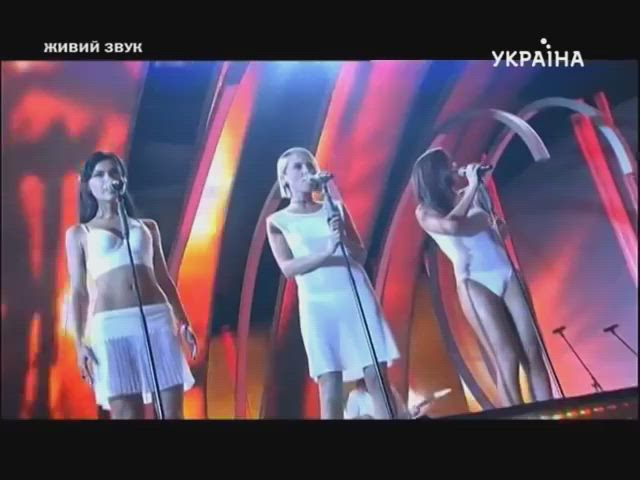 SEREBRO : Elena Temnikova - Side View Showing More Of Left Tit Behind Bra During