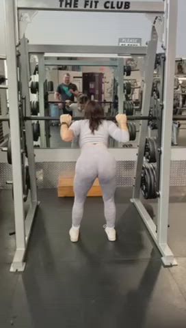 Ass Brunette Bubble Butt Gym MILF Workout gif