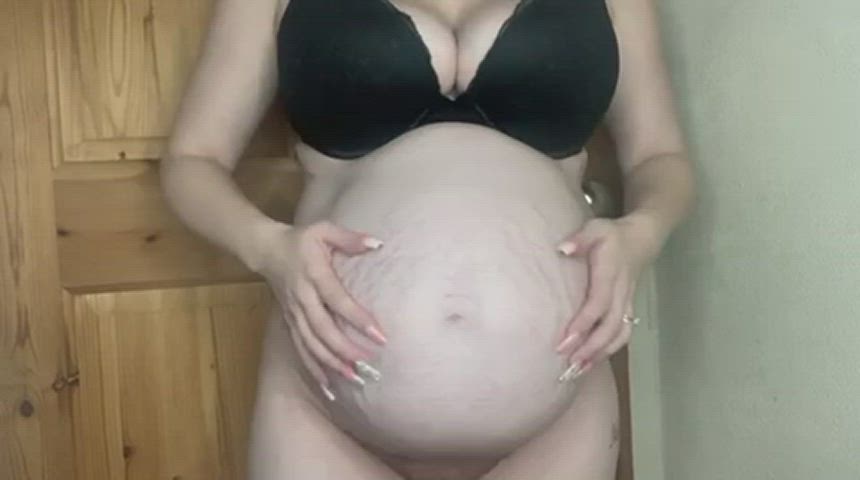 clips4sale fansly manyvids onlyfans pregnant iwantclips pregnant-porn gif