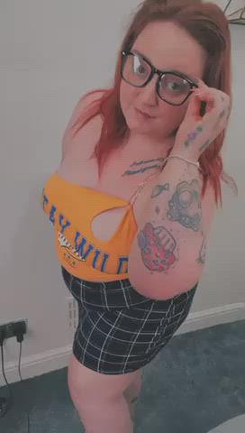 bbw curly hair curvy geek glasses redhead scottish gif