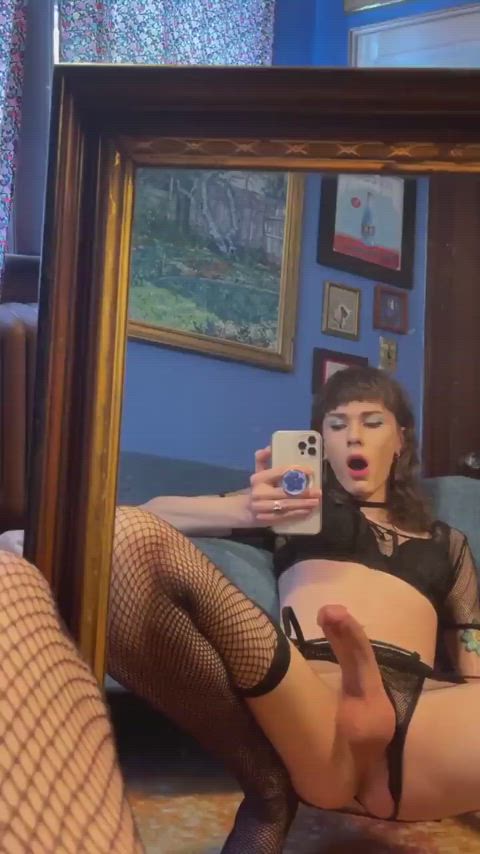 Shemale cutie Rose Marie takes a sexy selfie and squirts a big load on the mirror.