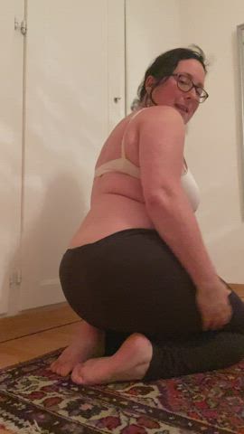 40 year old sexy milf ready to help to you live out your fantasies